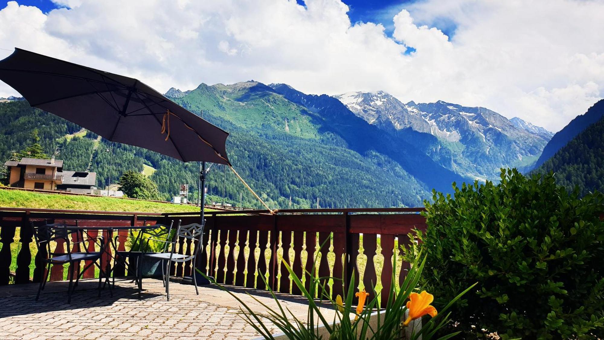 Hotel Veduta Dell'Adamello Temù المظهر الخارجي الصورة