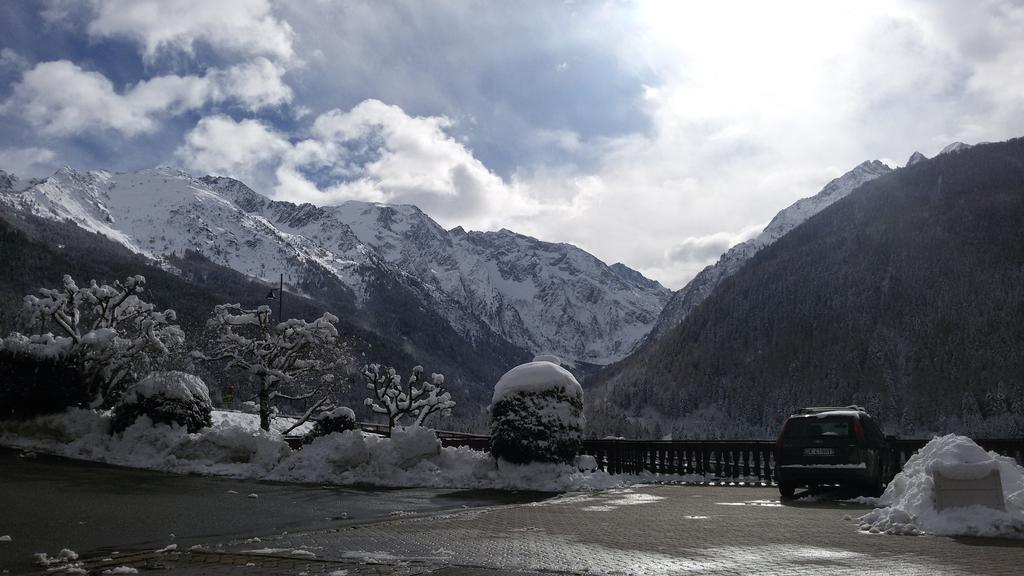 Hotel Veduta Dell'Adamello Temù المظهر الخارجي الصورة