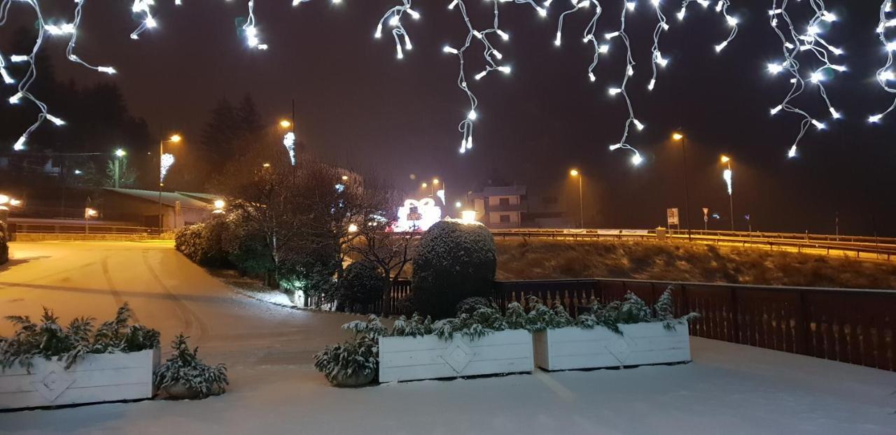 Hotel Veduta Dell'Adamello Temù المظهر الخارجي الصورة
