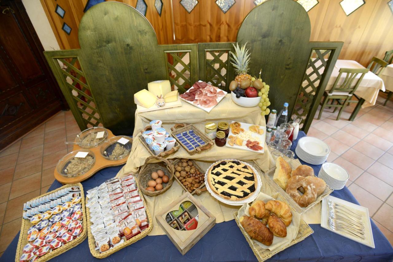 Hotel Veduta Dell'Adamello Temù المظهر الخارجي الصورة
