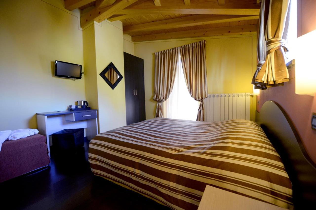 Hotel Veduta Dell'Adamello Temù المظهر الخارجي الصورة